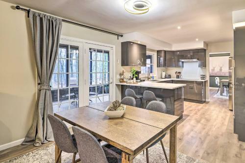 Spacious East Stroudsburg Home With Fire Pit!
