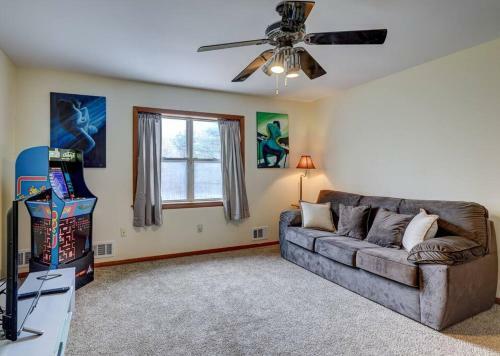 The Gap View Poconos Family Getaway With Game Room