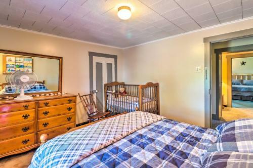 Lovely Mifflinburg Farmhouse - Multiple Decks