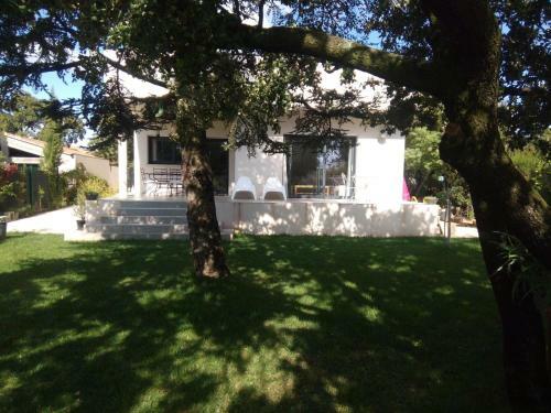 Villa De La Pin�de ,5 Km D'avignon