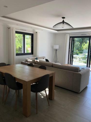 Villa De La Pin�de ,5 Km D'avignon