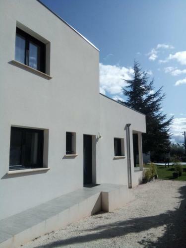 Villa De La Pin�de ,5 Km D'avignon