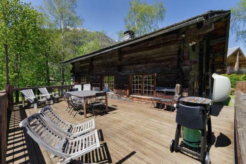 4br Traditional Chalet Bbq + Fireplace + View