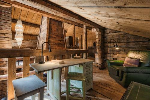 4br Traditional Chalet Bbq + Fireplace + View