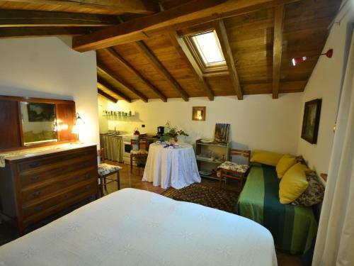 Scenic Apartment In Vezzi Portio With Private Garden
