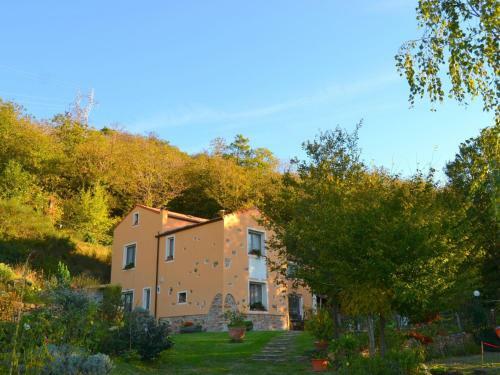 Scenic Apartment In Vezzi Portio With Private Garden