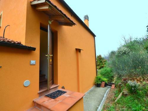 Scenic Apartment In Vezzi Portio With Private Garden