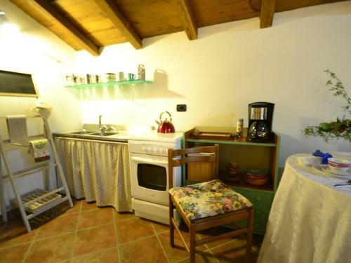 Scenic Apartment In Vezzi Portio With Private Garden