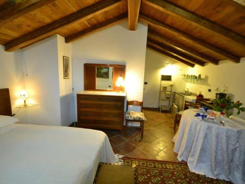Scenic Apartment In Vezzi Portio With Private Garden
