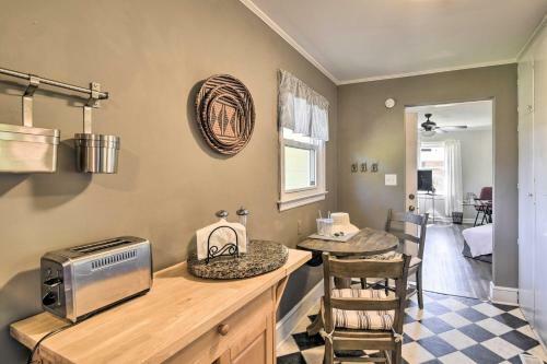 Cute Downtown Conway Home About 20 Min To Beach!