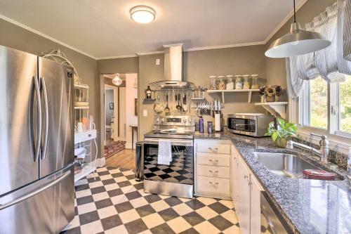 Cute Downtown Conway Home About 20 Min To Beach!