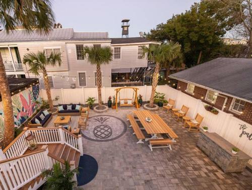 Penthouse With Courtyard - 1 Block To King St
