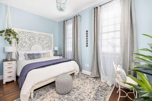 Penthouse With Courtyard - 1 Block To King St