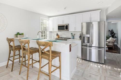 Penthouse With Courtyard - 1 Block To King St