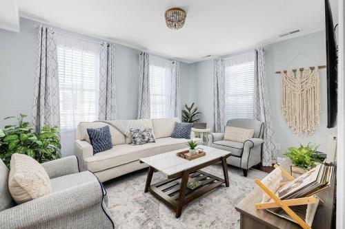 Penthouse With Courtyard - 1 Block To King St