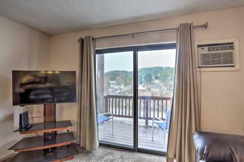Apartamento Convenient Lead Condo With Deck And Town Views!