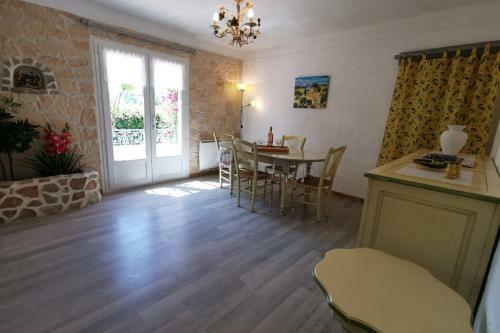 Villa Proven�ale For 6 With Swimming Pool And Parking In Thoronet