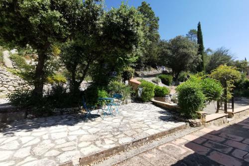 Villa Proven�ale For 6 With Swimming Pool And Parking In Thoronet