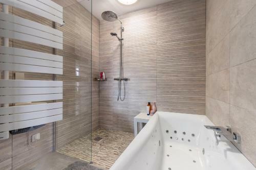 Maison De Bourg Pour 12 Aux Sables D'olonne