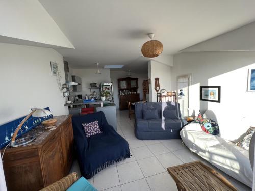 Apartment Les Sables-d'olonne, 2 Bedrooms, 4 Persons - Fr-1-485-128