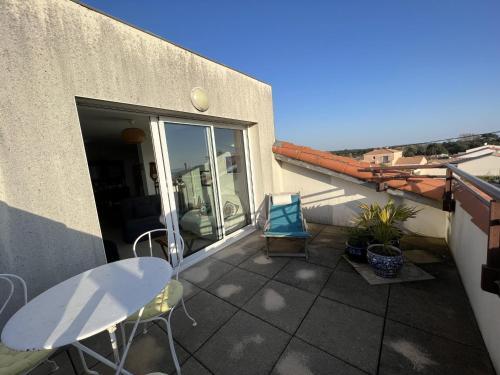 Apartment Les Sables-d'olonne, 2 Bedrooms, 4 Persons - Fr-1-485-128
