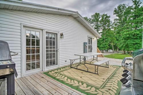 Lakeside Dandridge Gem Yard, Deck And 2 Grills