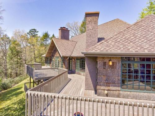 Misty Mountain Manor Home