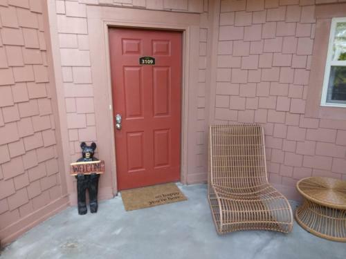Higher Ground Condo With Mountain And Golf View