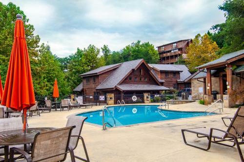 Higher Ground Condo With Mountain And Golf View