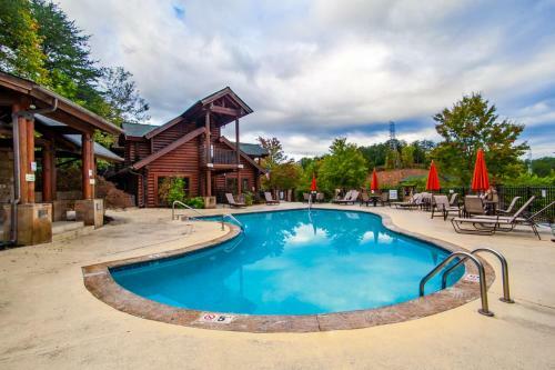 Higher Ground Condo With Mountain And Golf View