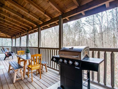 Cedar Forest-theater, Game Room, Hottub