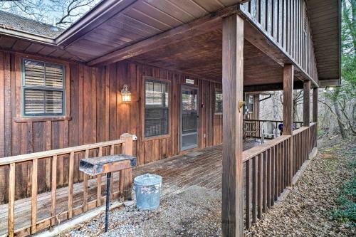 Sevierville Escape With Hot Tub, Grill And Games!