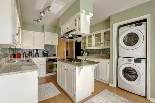Three Bedroom House With Two Bedroom Suite