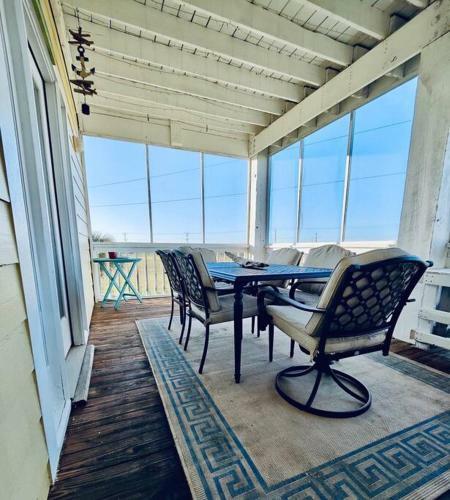 Sunny Delight - Sleeps 10 - Generous Space!