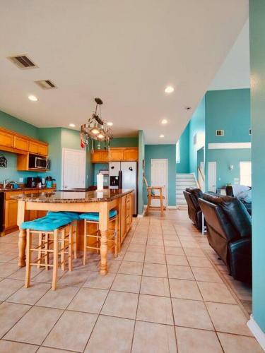 Sunny Delight - Sleeps 10 - Generous Space!