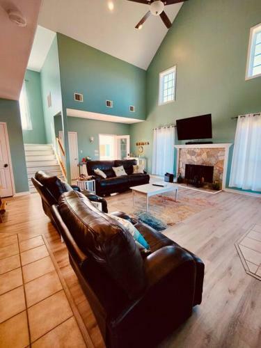 Sunny Delight - Sleeps 10 - Generous Space!