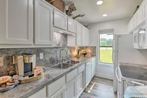 Granbury Lake Home With Private Yard And Fire Pit