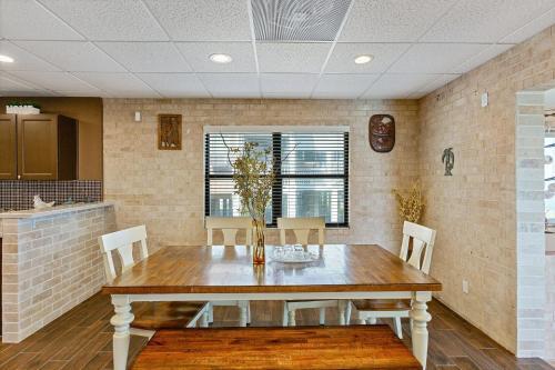 Bay Dreamer - Massive Bayfront Home With Private Pool Home