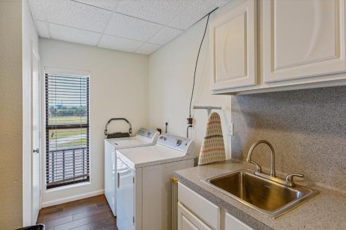 Bay Dreamer - Massive Bayfront Home With Private Pool Home