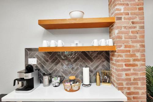 New! ?change Of Pace? 5 Blk To Beach Bikes+firepit