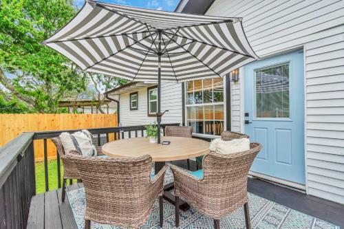 New! ?change Of Pace? 5 Blk To Beach Bikes+firepit