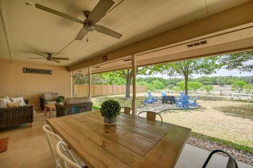 Adorable Haus With Fire Pit! - 1 Mile To Main St!
