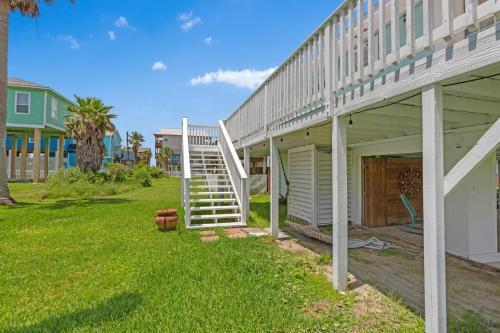 Endless Summer In Sunny Beach Home