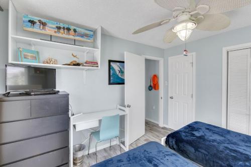 Endless Summer In Sunny Beach Home