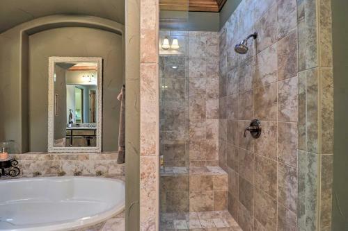 Apartamento High-end Lakeway Condo With Boat Dock Access!