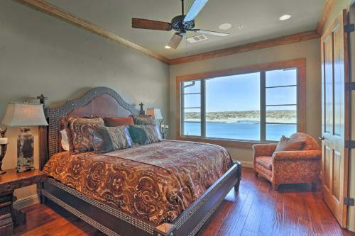 Apartamento High-end Lakeway Condo With Boat Dock Access!