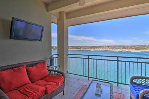 Apartamento High-end Lakeway Condo With Boat Dock Access!