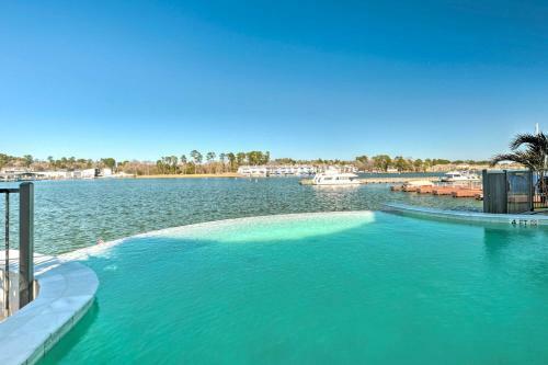 Apartamento Luxury Waterfront Condo With Grill And Fire Pit