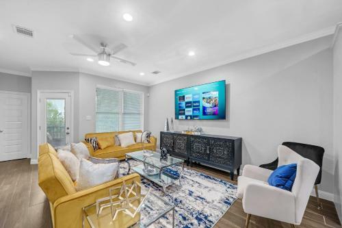 Villa Honey Stop Scrolling This Is It 3 Bed 3ba W King Bed