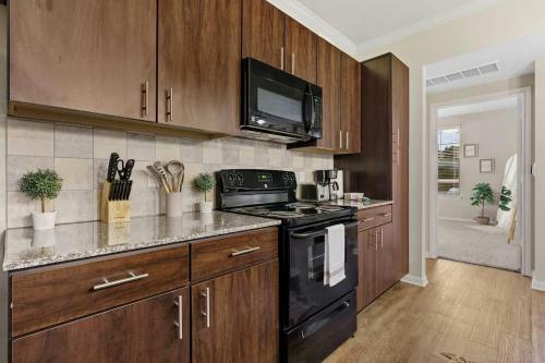 Apartamento New! King Bed Trendy 1 Br Resort Style W/ Pool